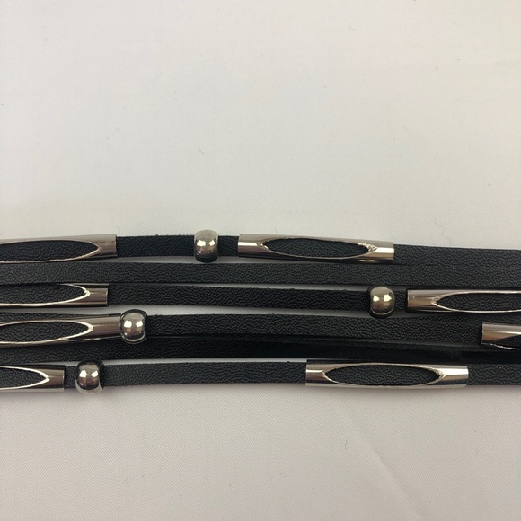 Yik Fung Leather Snap Bracelet - Picture 6 of 13